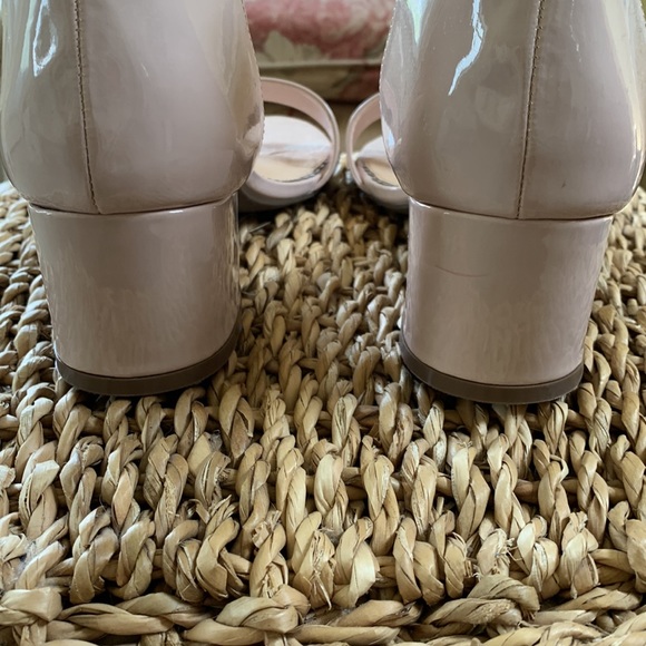 EUC.  Blush patent leather shoes.  Size 10 - Picture 4 of 6